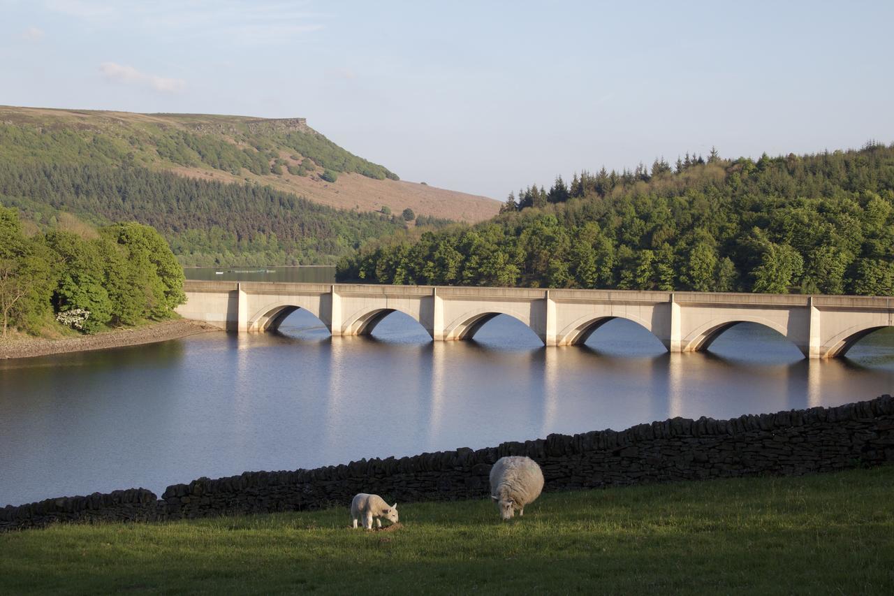 Yorkshire Bridge Inn Bamford Exterior photo